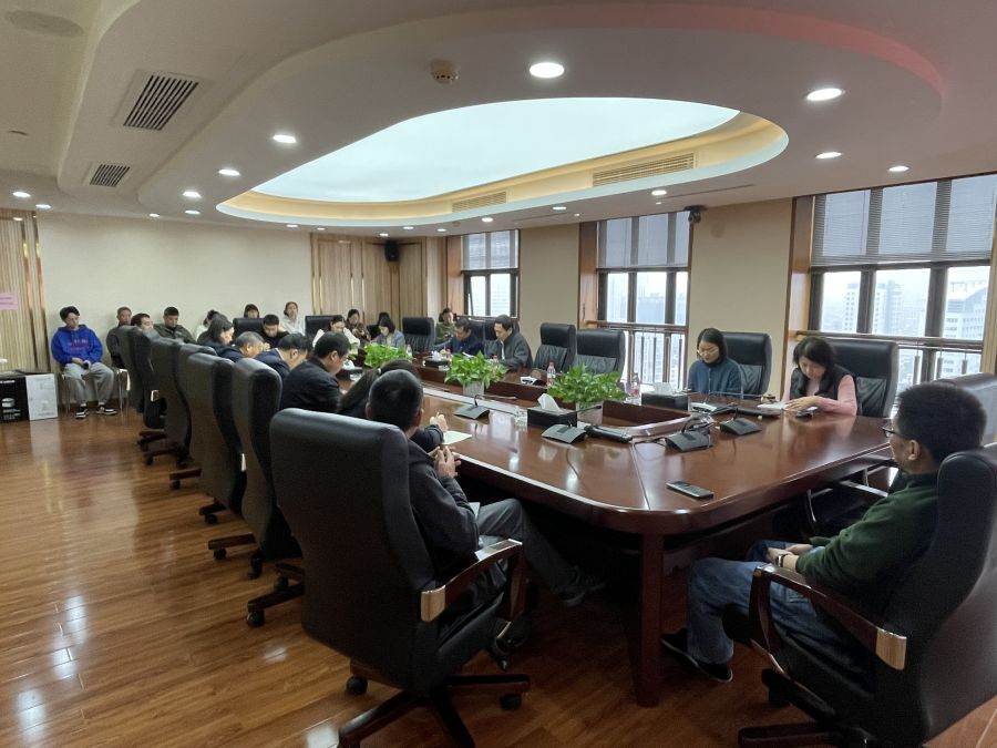 公司黨委委員、副總裁趙茂文赴貨運(yùn)公司宣講.jpg